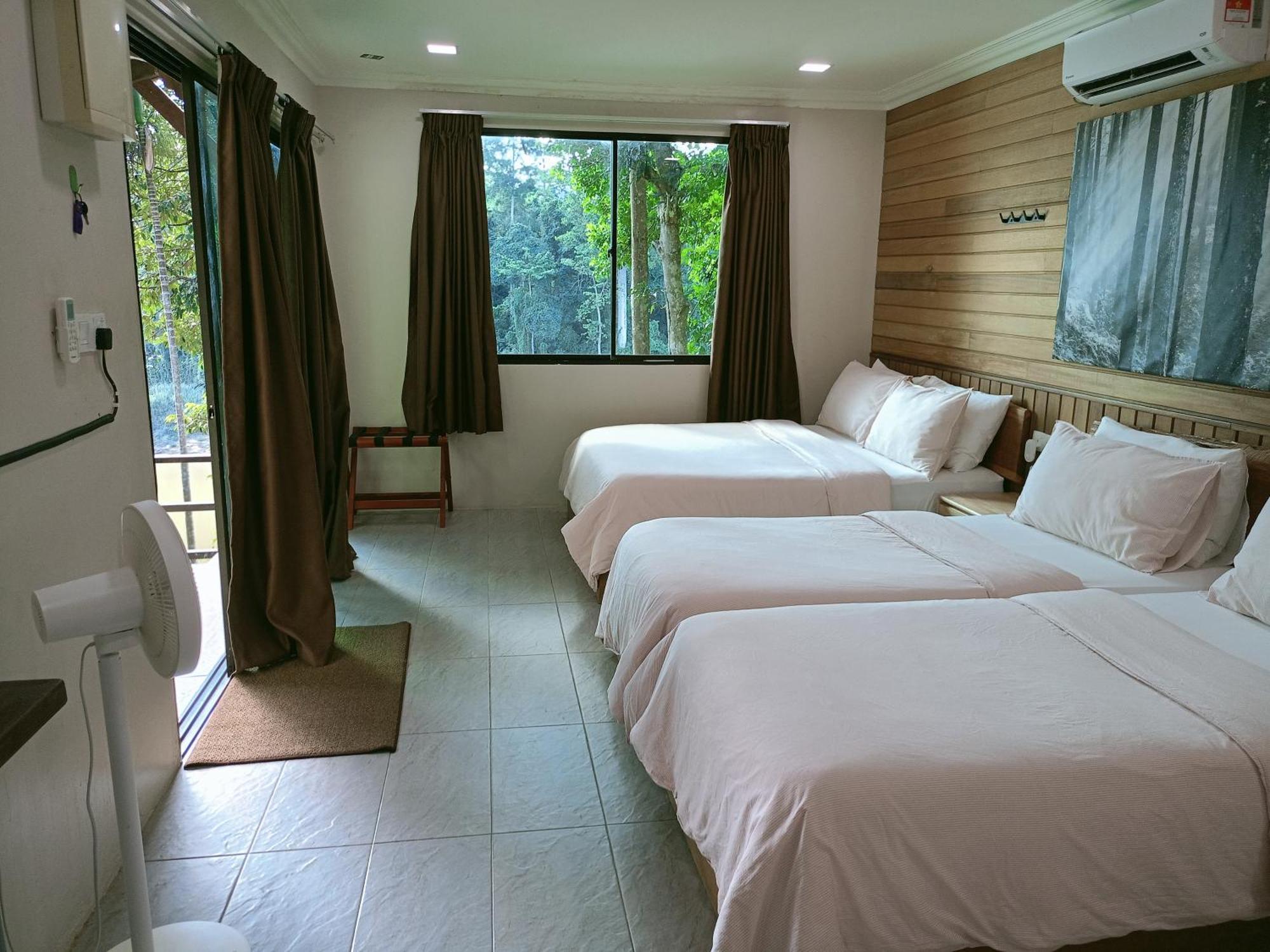 Naura Roomstay Kuala Tahan Exterior photo